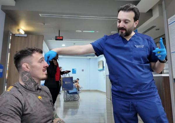 «Драться с одним глазом – обычное дело». Чемпиона UFC захейтили за снятие с титульника