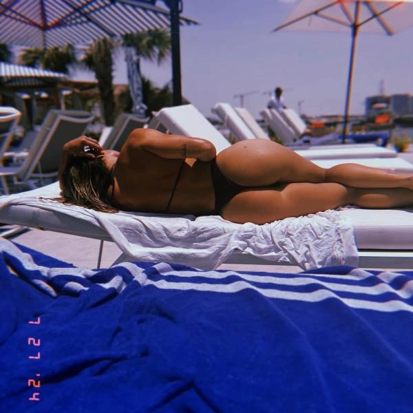 Маккензи Дерн – новая чемпионка UFC. На пресс-конференции перед титульным боем ей сделал комплимент журналист из России!