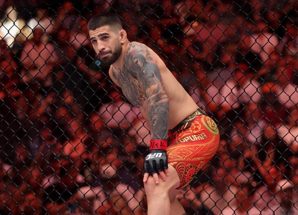 «Ты самое скучное, что есть в этой игре». Угадайте, кого не впечатлила победа Махачева?