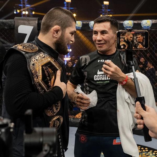 «Могу бутылку пива после тренировки, вечером – две-три рюмки водки». Он дерется в 50 – и не думает завершать