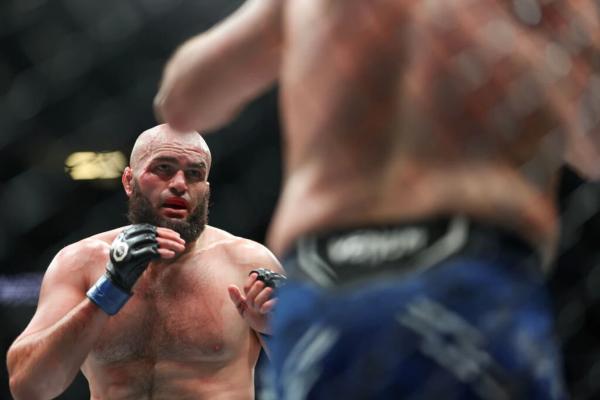 Царукян в погоне за поясом и тяжелые поединки для команды Хабиба. UFC едет в Катар