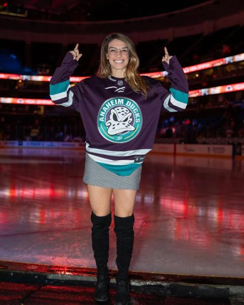 Маккензи Дерн – новая чемпионка UFC. На пресс-конференции перед титульным боем ей сделал комплимент журналист из России!