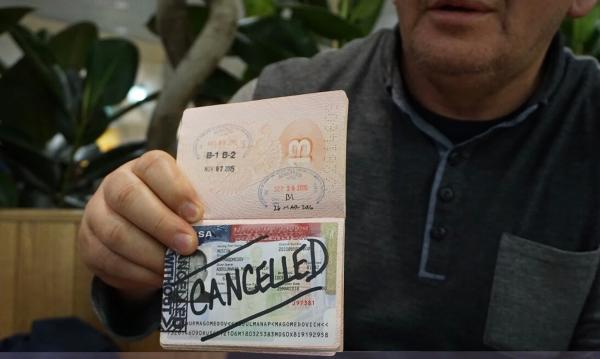 Махачев только раз в UFC выходил с флагом России и отказывался представлять ОАЭ. Почему?