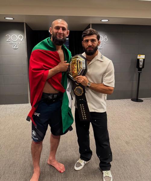 Царукян в погоне за поясом и тяжелые поединки для команды Хабиба. UFC едет в Катар