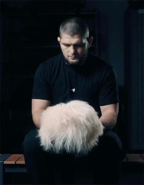 «Мошенничество на имени покойного отца – позор». Новая перепалка Хабиба и Конора – из-за цифровых папах в телеграме