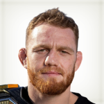 Махачев только раз в UFC выходил с флагом России и отказывался представлять ОАЭ. Почему?