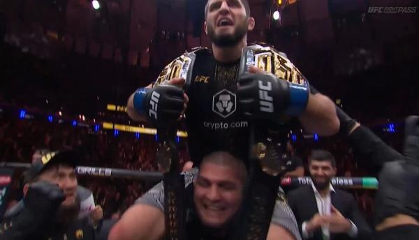 Хабиб отобрал пояса у Уайта, а Хасбик вышел в октагон с шопером – веселье после триумфа Махачева