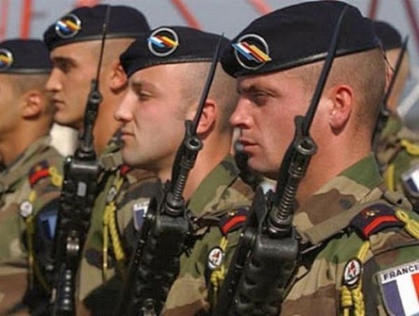 «Нужно принять страдания». Французов призвали быть готовыми «терять детей» в войне с Россией