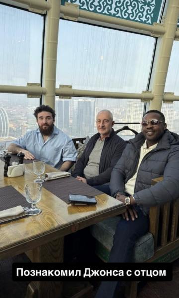 «Пострелял из экзотического оружия. Больше всего понравился гранатомет». Приключения Джона Джонса в Чечне