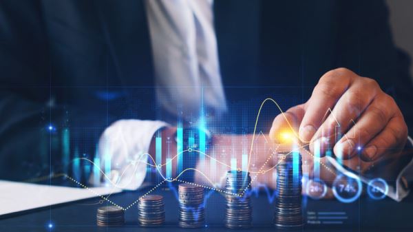 Экономист Паулаускас посоветовал инвестировать по разным направлениям