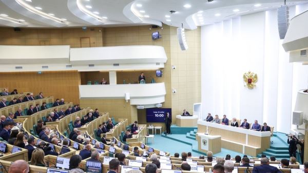 «Позволит ускорить рост заработной платы»: Совфед одобрил повышение МРОТ в 2026 году