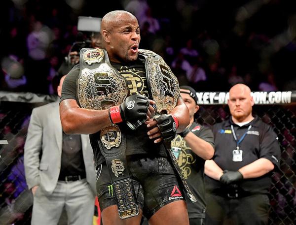 Махачев станет двойным чемпионом UFC, если победит Маддалену? Все сложнее, чем кажется