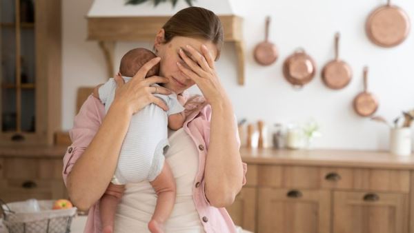 Психолог Шпагина объяснила, как помочь женщине после рождения ребёнка