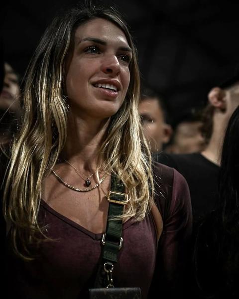 Маккензи Дерн – новая чемпионка UFC. На пресс-конференции перед титульным боем ей сделал комплимент журналист из России!