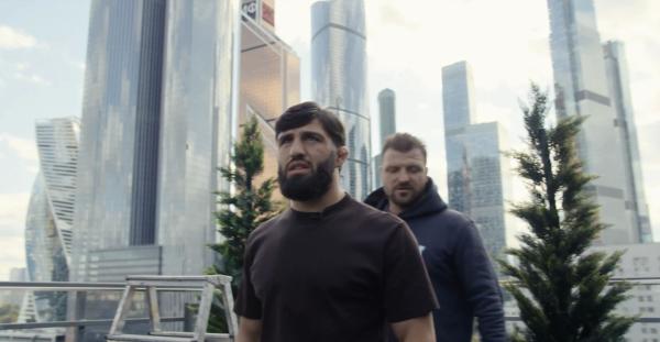 «Могу съесть 35-40 хинкали». Как живет Арман Царукян, который не дрался 1,5 года