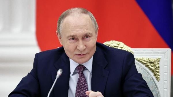 Путин: Россия действует на Украине «хирургически», а если Европа нападет на РФ, ответ будет кардинально иным