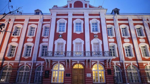 Рособрнадзор объявил предостережения СПбГУ и двум вузам