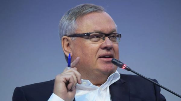 Глава ВТБ Костин: безработица в России рекордно низкая, доходы растут