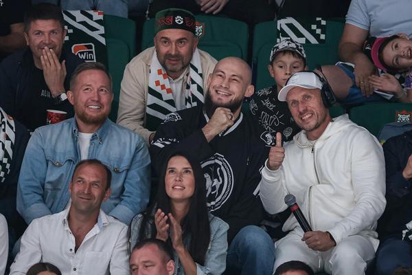 «Могу позволить Ролексы, но у меня Гармин за 100 тысяч». Наш боец UFC не проигрывает 12 лет – большое интервью